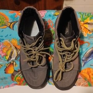 Grey/black Vans hi tops leather laces
